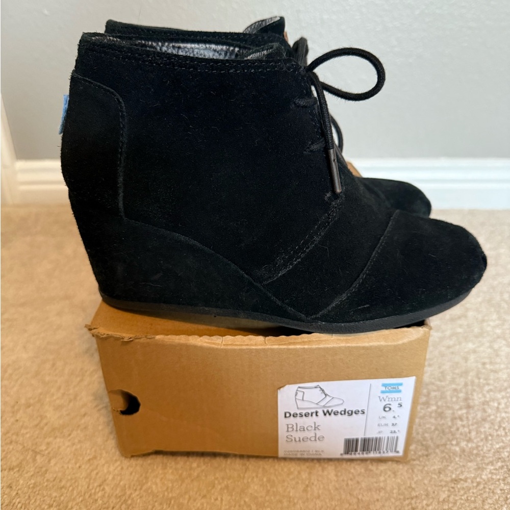 TOMS Black Suede Desert Wedges Booties Ankle Boots Size 6.5